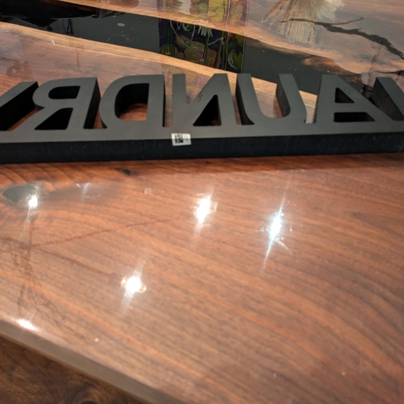 Wood standing sign - Laundry - Picture 3 of 4